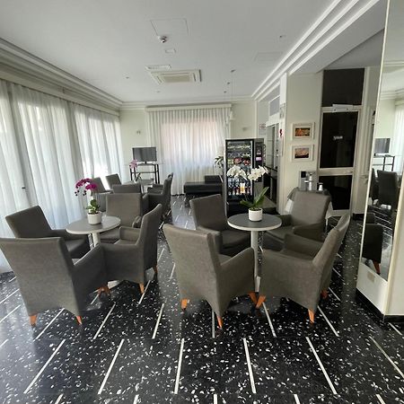 Hotel D'Annunzio Каттолика Экстерьер фото