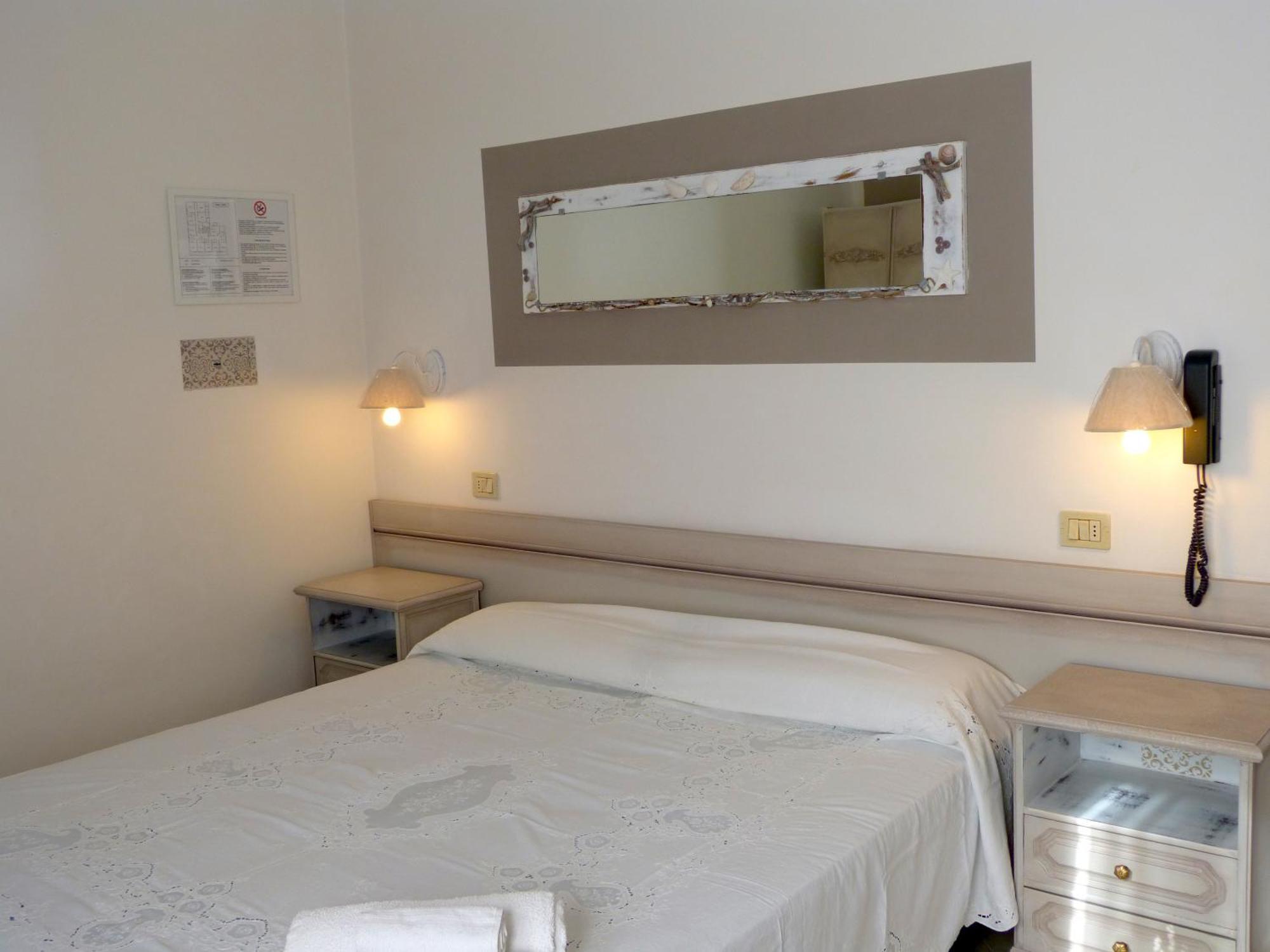 Hotel D'Annunzio Каттолика Экстерьер фото
